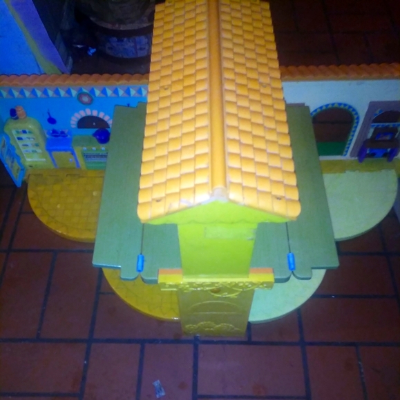 Vintage Dora Explorer dollhouse - Picture 5 of 11